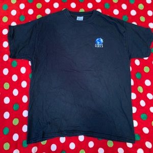 Black Gildan men’s T-shirt